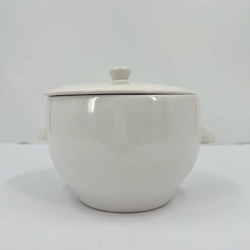 POTTERY BARN CHINA Great White Collection Rim Shape Soup Tureen, Lid, and Ladle